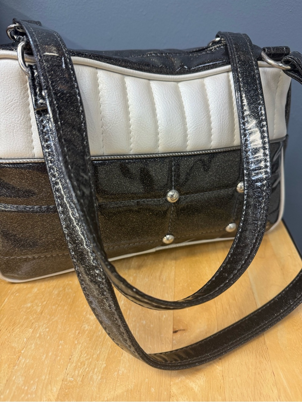 Trophy Queen Custom Lincoln Handbag- Charcoal flake with Pearl Tuck N Roll Yoke - Picture 9 of 11